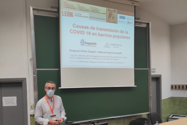 El Delegado de Lokímica en Madrid, Manuel García, durante la ponencia