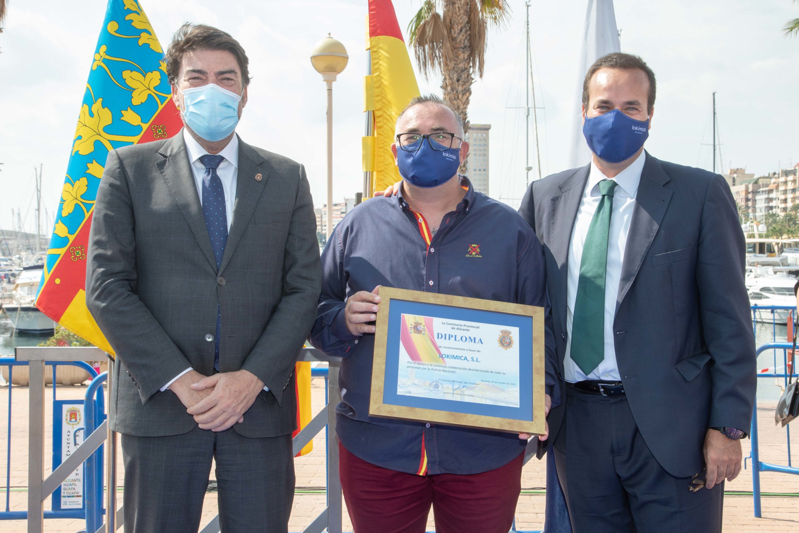 Lokímica recibe el reconocimiento de la Policía Nacional por su trabajo durante la pandemia